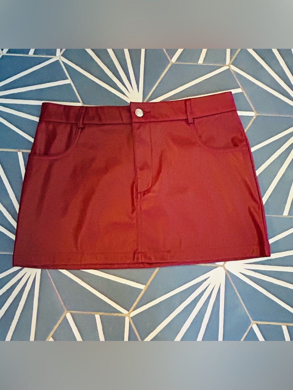 HOT Burgundy Red Faux Leather/Vinyl Mini Skirt EDIKTED sz M